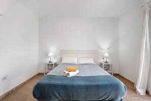 1 habitación, tabla de planchar con plancha y wifi 