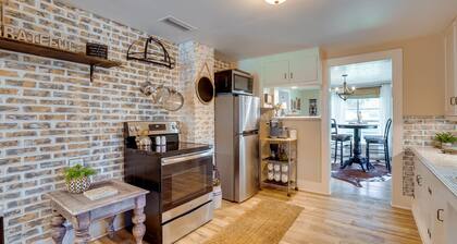 Rusk Retreat w/ Fire Pit, Grill & Countryside View