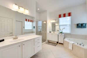Hair dryer, towels - 9 Mi to Disney Parks: 'Sunshine Reunion' Home (Kissimmee)
