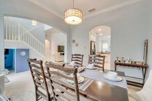 Dining - 9 Mi to Disney Parks: 'Sunshine Reunion' Home (Kissimmee)