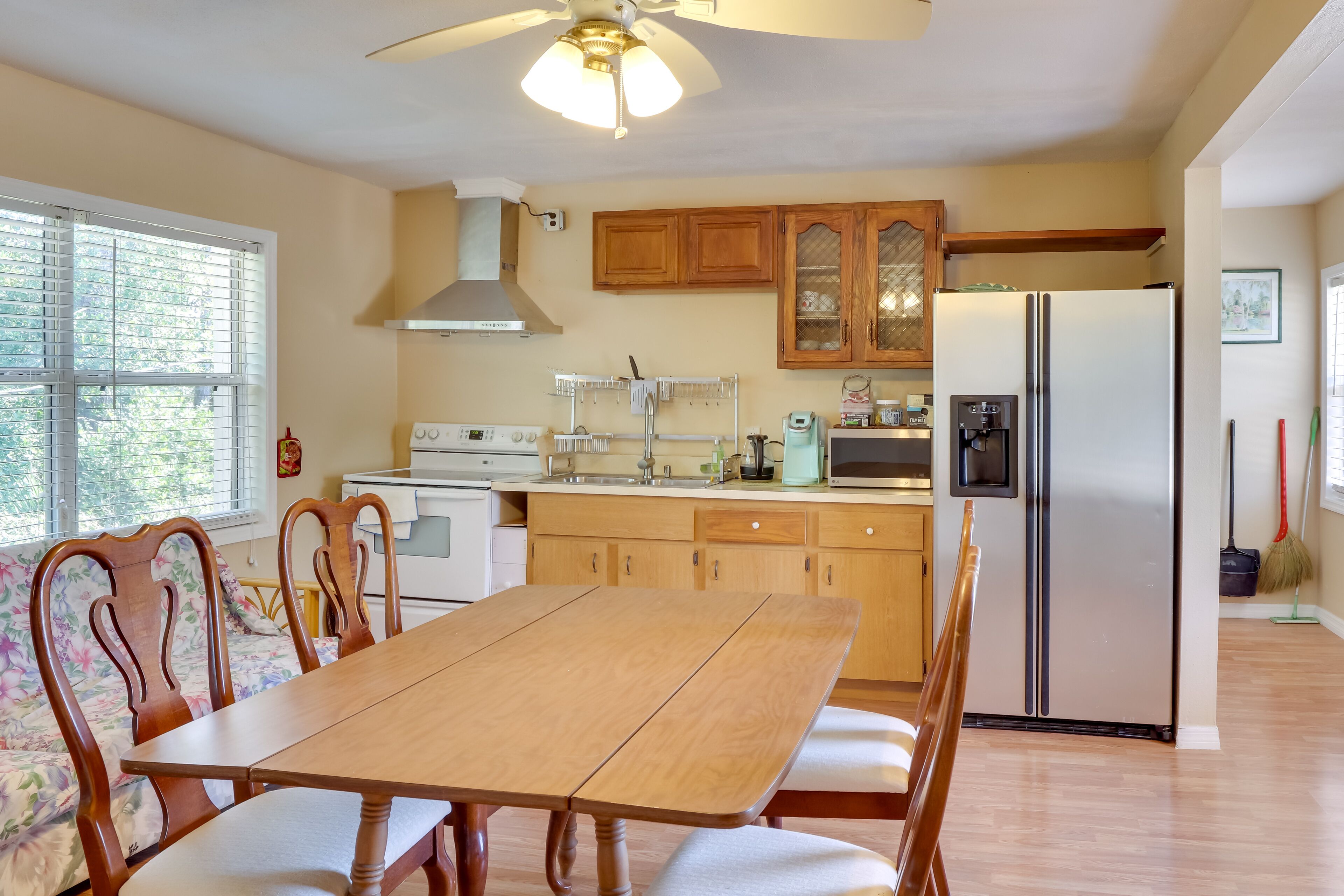 Sunny Florida Getaway w/ Patio, Near Disney World!