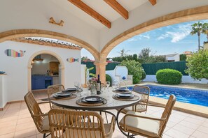 Outdoor dining - Wonderful and comfortable villa  with private pool in Javea, Costa Blanca, Spain for 4 persons (Javea)