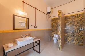 Free toiletries, slippers, bidet - Tree Of Life Bhadrajun House Jodhpur (Jodhpur)