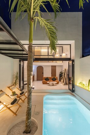 Outdoor pool, pool loungers