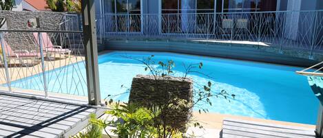 حمّام سباحة خارجي