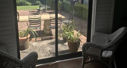 Greengate bed and breakfast green room
