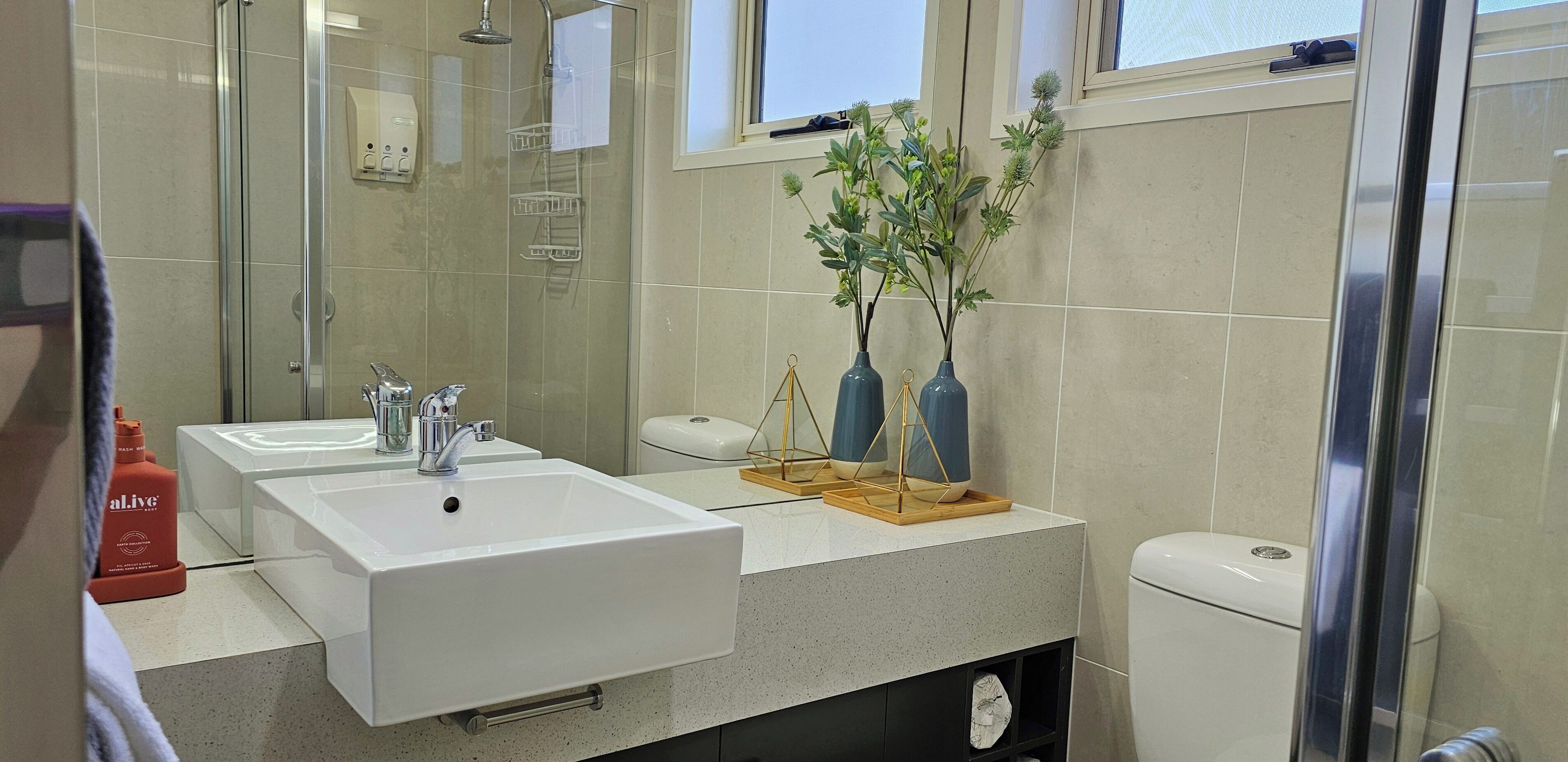 Luxury Apartment, 1 Bedroom | Bathroom | Shower, towels