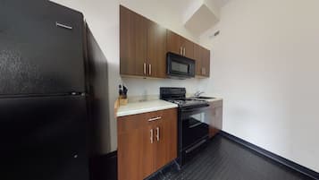 Coffee/tea maker, fridge, microwave, toaster