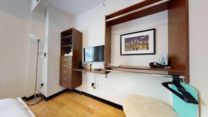 1 bedroom, desk, iron/ironing board, WiFi