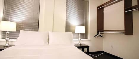 1 bedroom, desk, iron/ironing board, WiFi