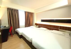 Superior Suite | Ruang kerja komputer riba, Wi-fi percuma, cadar katil