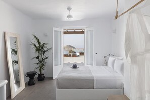 11 bedrooms, in-room safe, iron/ironing board, travel cot - Dream View Villa, 2 min walk to the sandy beach! 11 bedroom accommodation (Kalafatis)