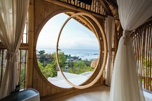 Shell Villa with Rooftop Pool View | Oppholdsområde | En 29-tommers LCD-TV med kabel-kanaler