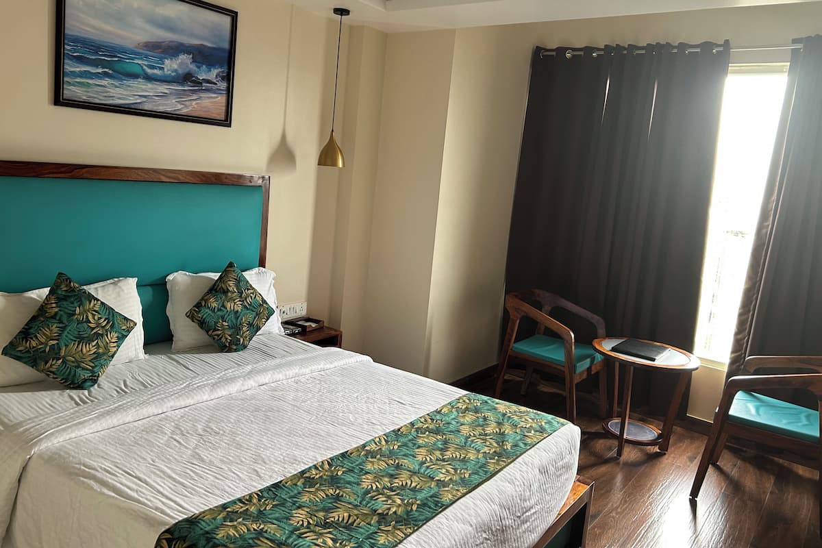 Down duvets, minibar, laptop workspace, blackout curtains