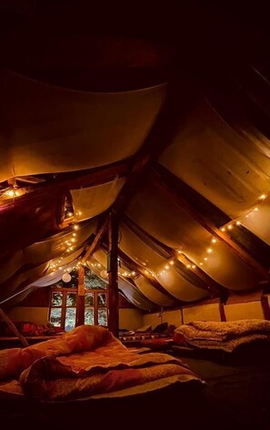 Classic Shared Dormitory - Zevibes Cafe & Homestay (Bhuntar)