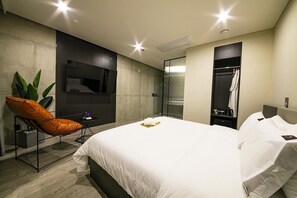 Kamar Double Khas, Bebas Asap Rokok | Didekorasi berbeda-beda dan dilengkapi dengan perabotan berbeda-beda