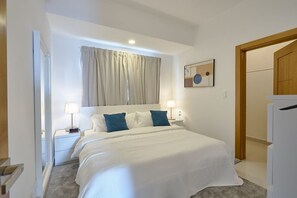 5 bedrooms, iron/ironing board, WiFi, bed sheets