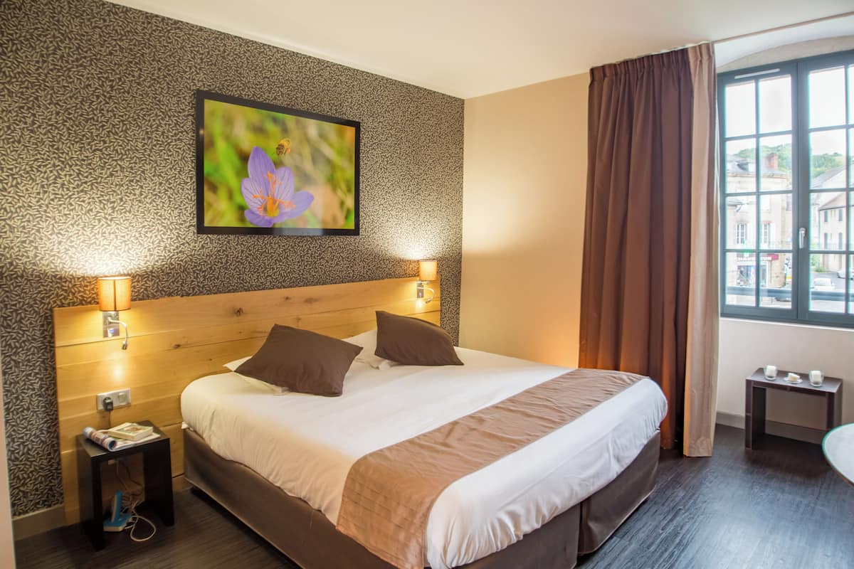 Chambre Double Premium, vue ville | Minibar, coffres-forts dans les chambres, décoration personnalisée