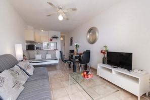 TV - Castle Harbour 6 (Los Cristianos)