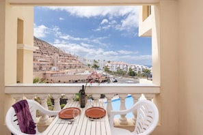 Outdoor dining - Castle Harbour 6 (Los Cristianos)