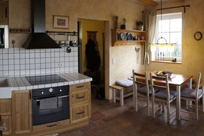 Køleskab, ovn, kogeplade, opvaskemaskine