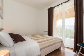 4 bedrooms, iron/ironing board, free WiFi, bed sheets - Cosy apartment in Potpican (Potpican)