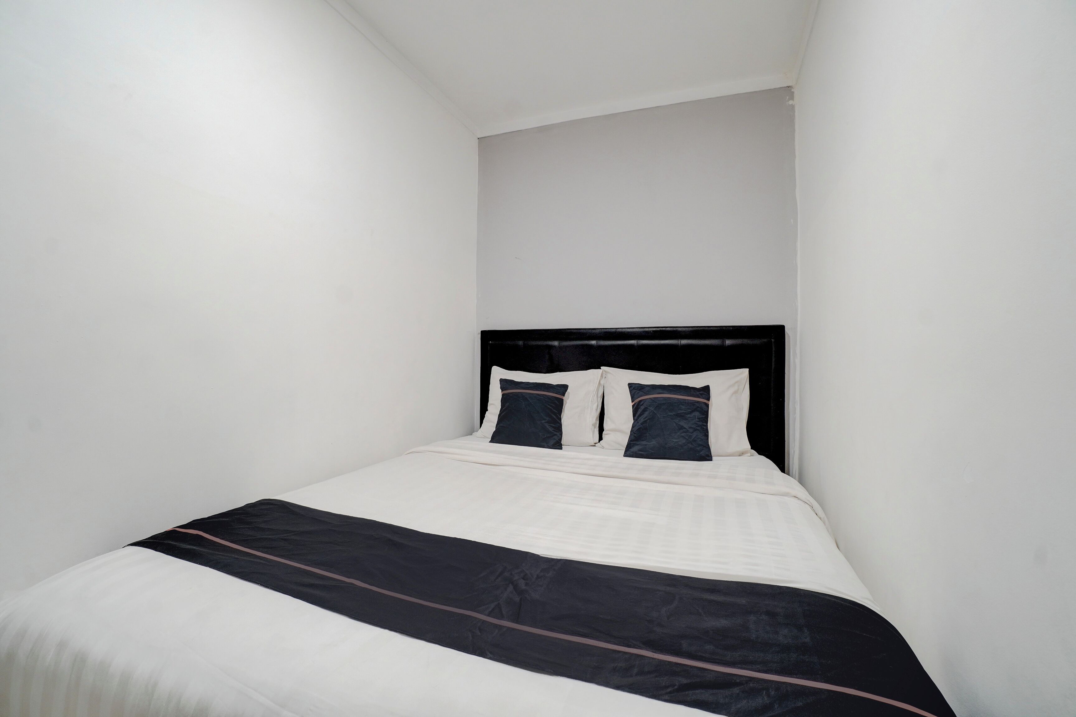 Dobbeltrom – standard | Skrivebord for bærbar PC, wi-fi (inkludert) og sengetøy