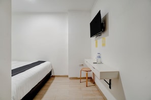 Standard Double Room | Laptop workspace, free WiFi, bed sheets - Hotel O near Monas formerly Cideng Timur Residence (Jakarta)