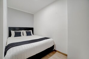 Doppia Standard | Postazione laptop, Wi-Fi gratuito, lenzuola