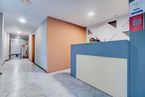 Reception - Hotel O near Monas formerly Cideng Timur Residence (Jakarta)