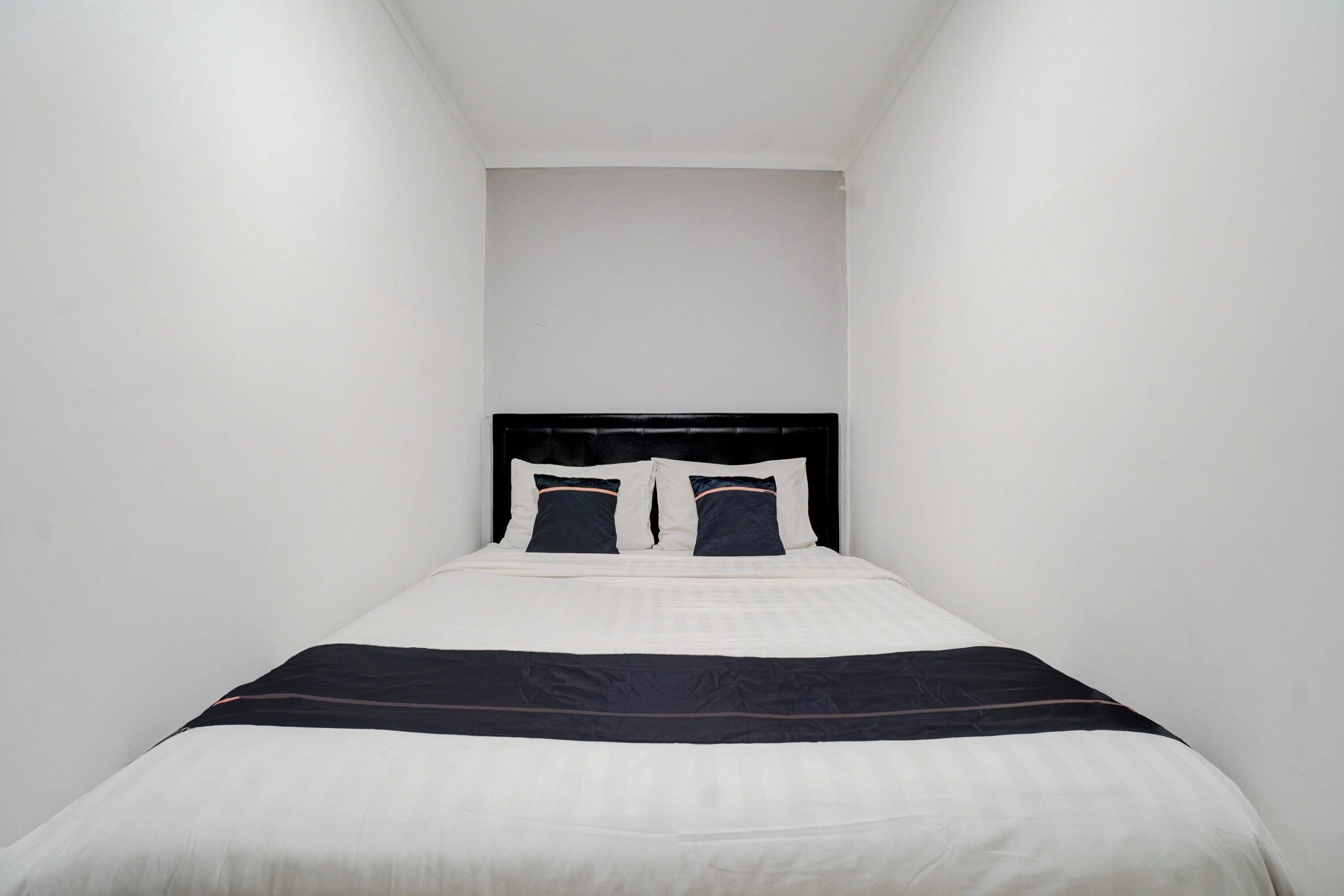 Espace de travail pour ordinateur portable, Wi-Fi gratuit, draps fournis