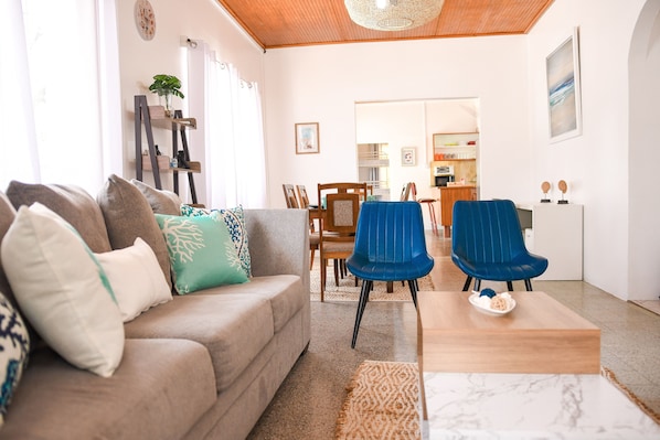 TV connectée, jeux vidéo, livres