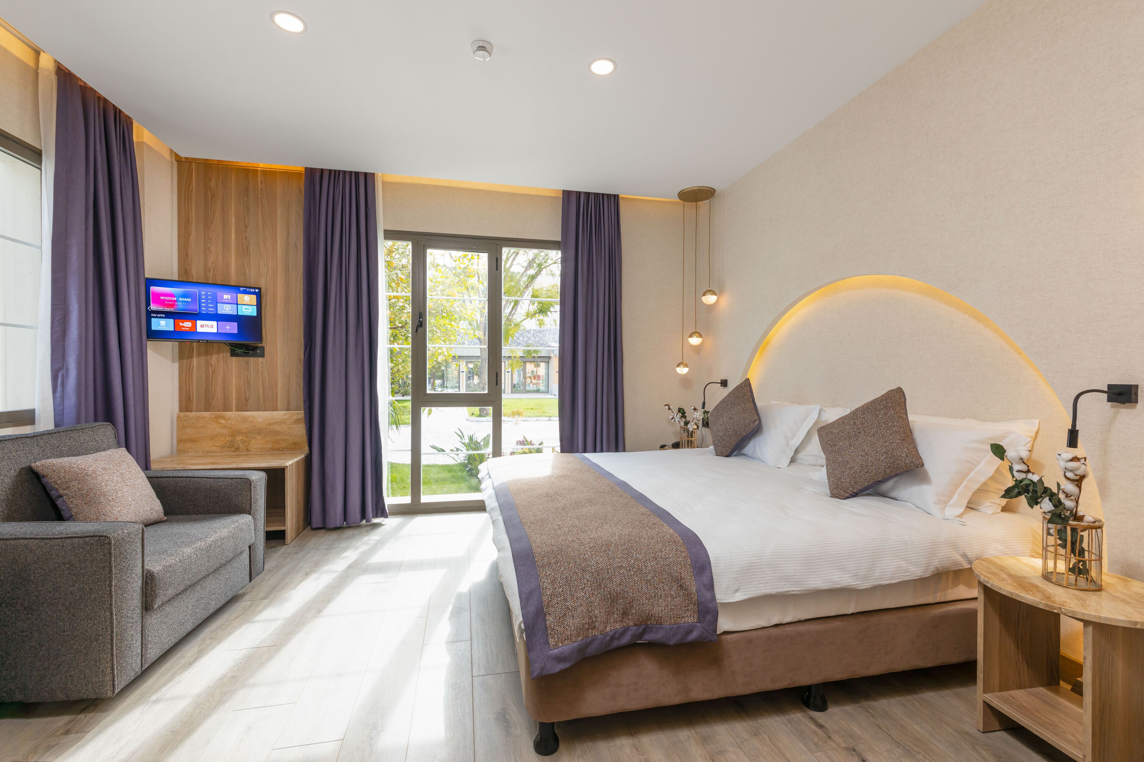 Superior Room, Pool View