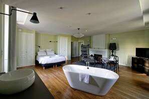 7 soverom, skrivebord, strykejern/-brett og wi-fi