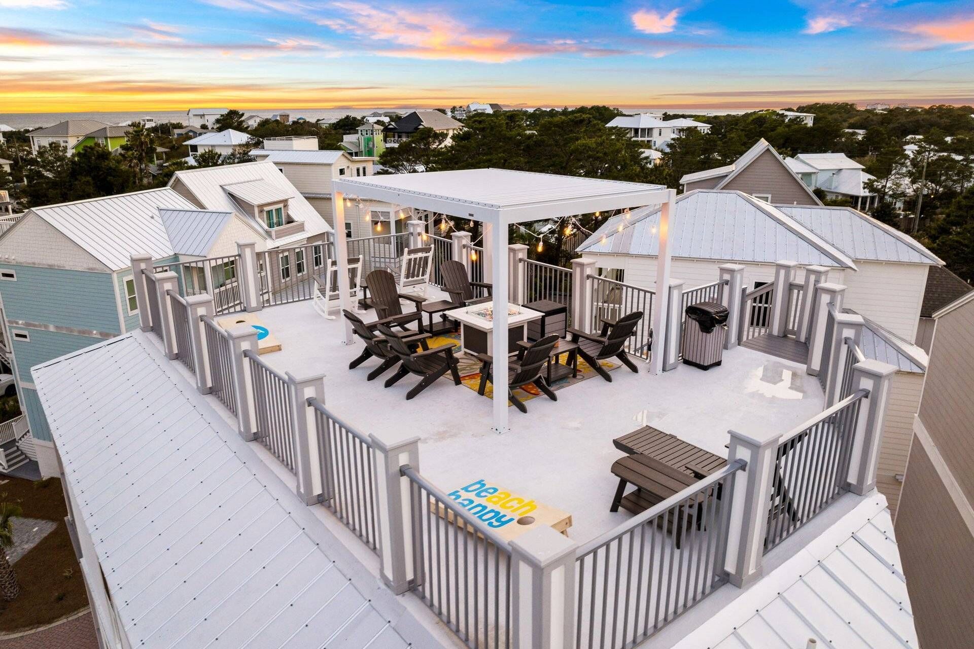 Private*Heated Pool/Pet-Friendly/Gulf Views/Elevator/Rooftop Deck/Walk to Beach/*Golf Cart/Sleeps 14