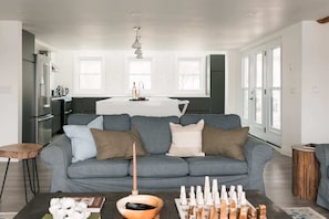 TV, fireplace, offices