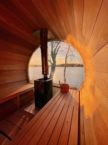 Waterfront Cottage w Sauna on Sharbot Lake