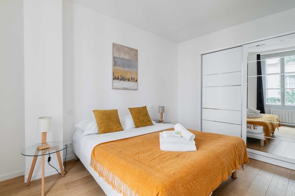 1 chambre, fer et planche à repasser, Wi-Fi, draps fournis
