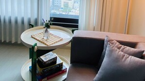 Hees Signature | Premium bedding, pillowtop beds, desk, laptop workspace - Daegu Dongseongro Star B&B Business Hotel (Daegu)