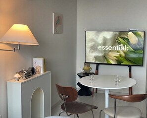 Feel at home Signature | Sengetøy av topp kvalitet, senger med overmadrass og skrivebord