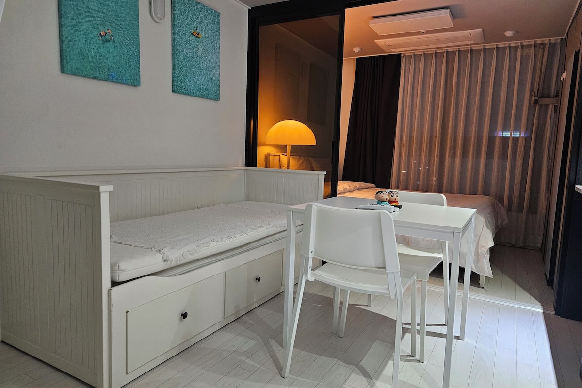 Dongseongro Class Signature | Literie de qualité, lit avec matelas à plateau-coussin, bureau