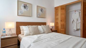 4 Schlafzimmer, Bügeleisen/Bügelbrett, WLAN, Bettwäsche