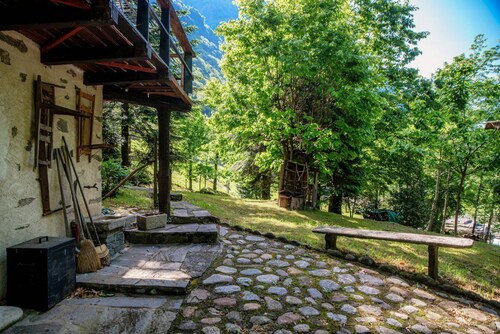 Charming house by the river in the Verzasca Valley (CASA AL FIUME)