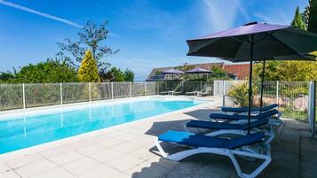 Piscine extérieure, piscine chauffée