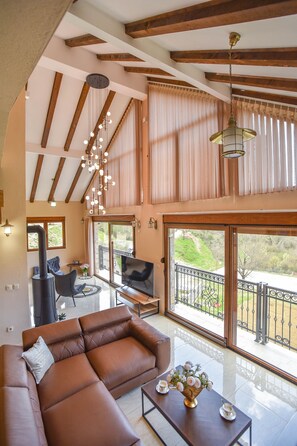 32-inch LCD TV with cable channels, fireplace - Villa 177 (Radanovici)