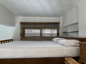 1 bedroom, travel crib, WiFi, bed sheets - Ontas cozy home (Gournes)