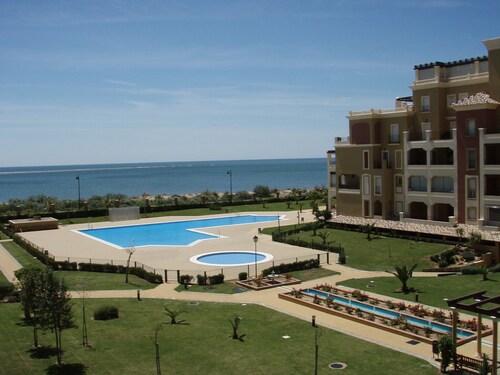 Los Cisnes - Haraganes Beach HLHC202P259