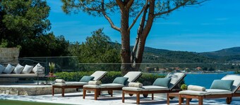 Villa Barotul with heated pool