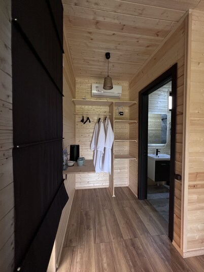 Chubini酒窖和小屋