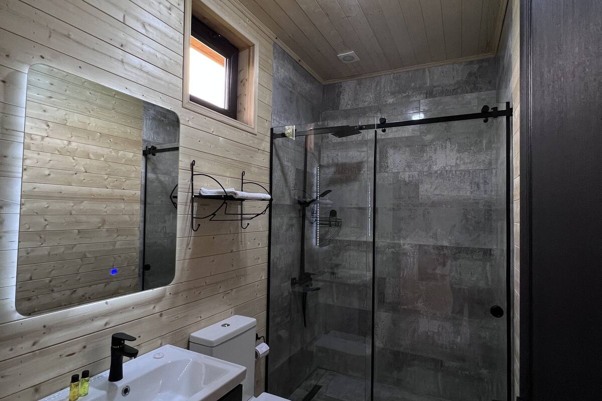 Douche, douche cascade, articles de toilette (gratuits)